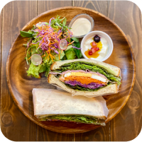 写真：サンドイッチのワンプレートランチ